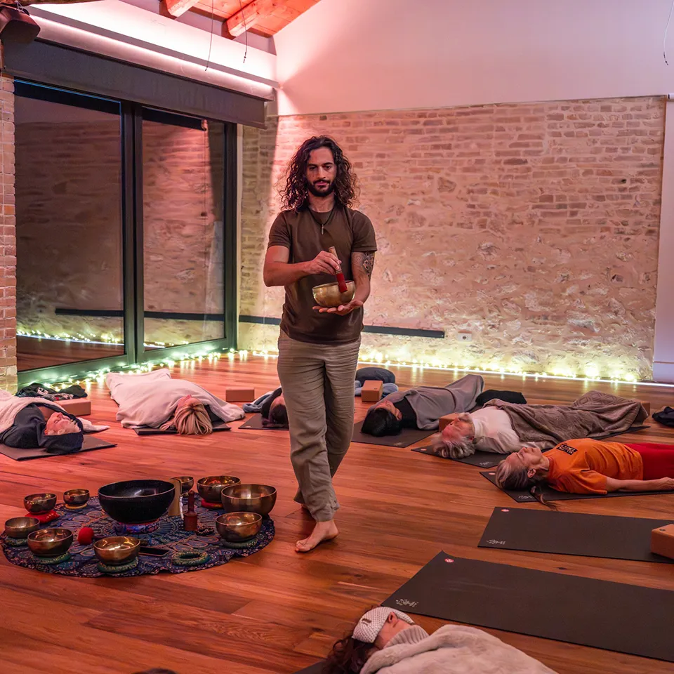 Alessandro maggiolini yoga